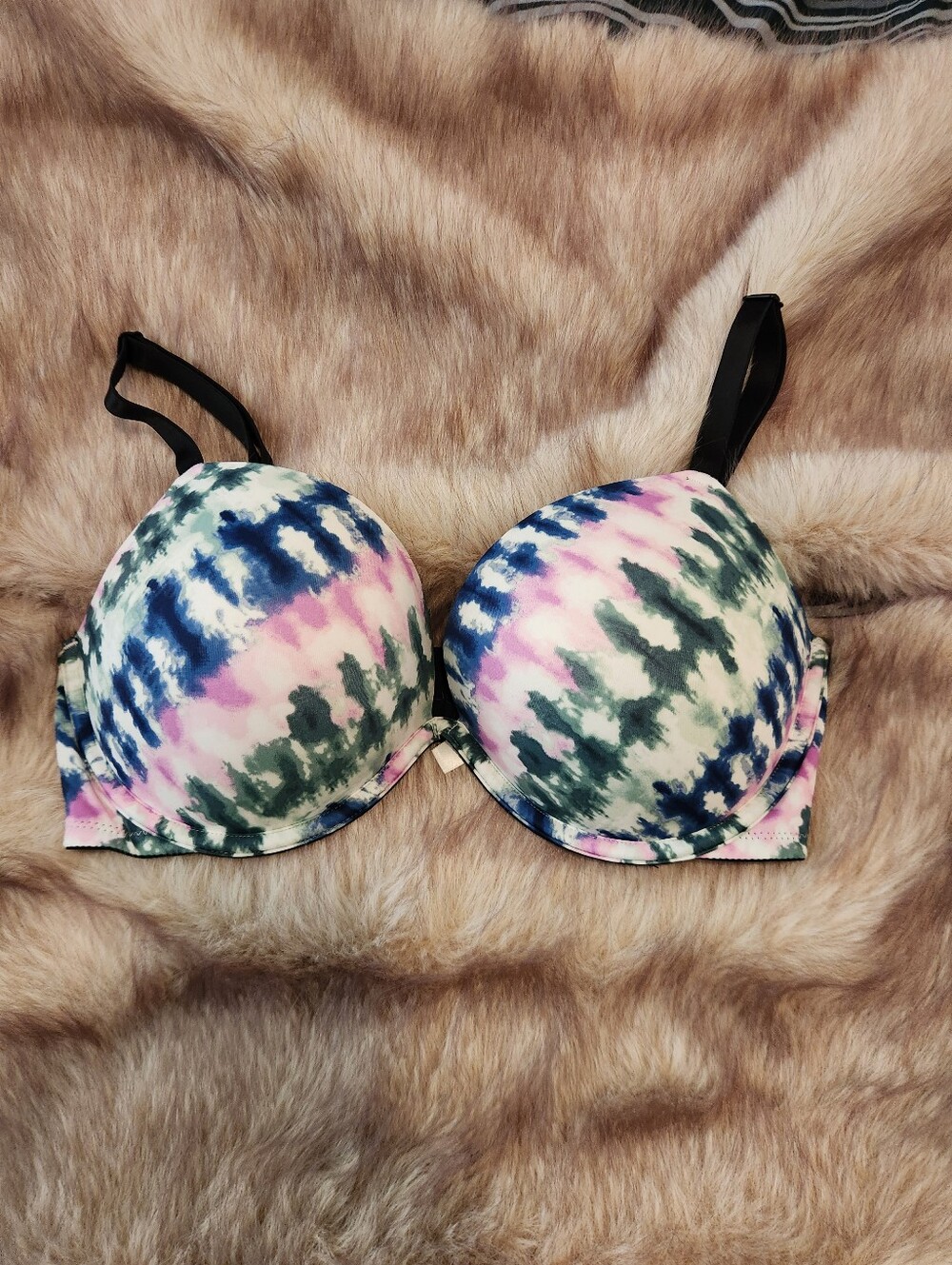 Victoria's Secret PINK 34DD Bra Super Push Up